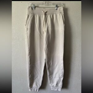 Lululemon Scuba High Rise Jogger Relaxed White Size 8